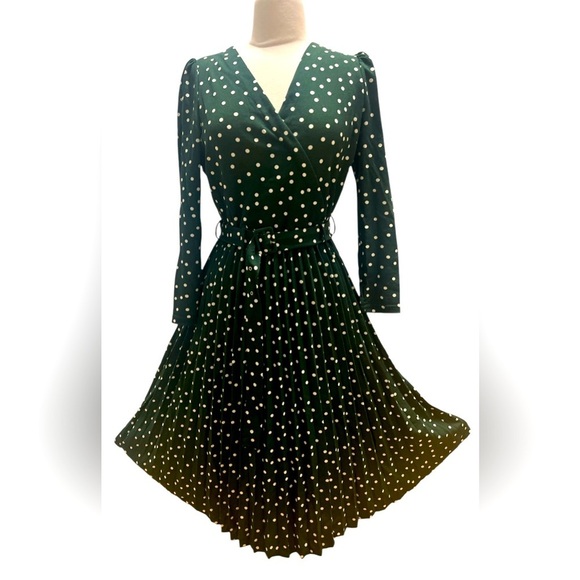 LARK + GREY pleated dress Green & White polkadot - Picture 1 of 6